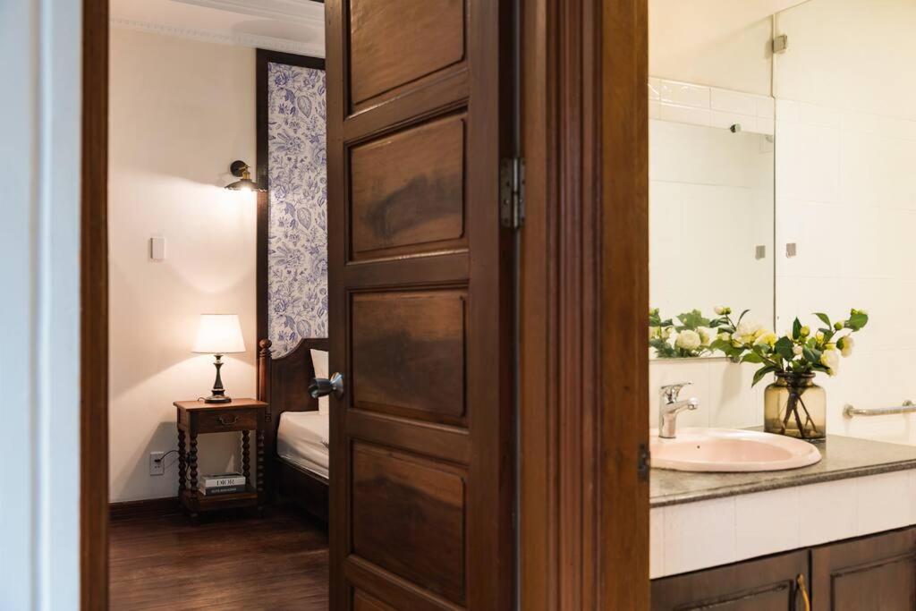 Indochine 4Bedrooms house Heart Old Quarter by SSens Homes