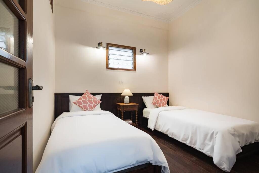 Indochine 4Bedrooms house Heart Old Quarter by SSens Homes