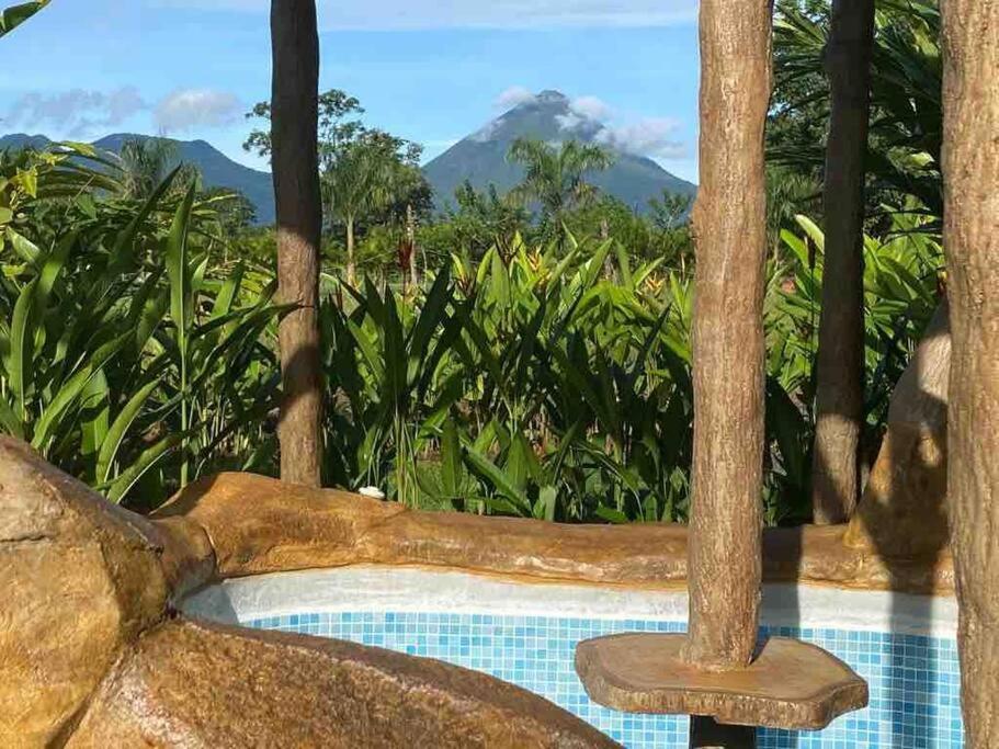 Rustic Arenal Villa+Private Jacuzzi & Volcano View
