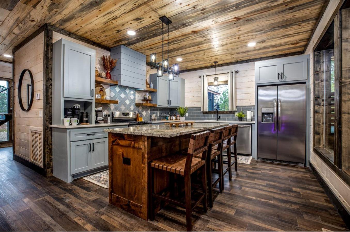 Unwind in Luxury - 12 Guest Escape Near Broken Bow Lake view 5