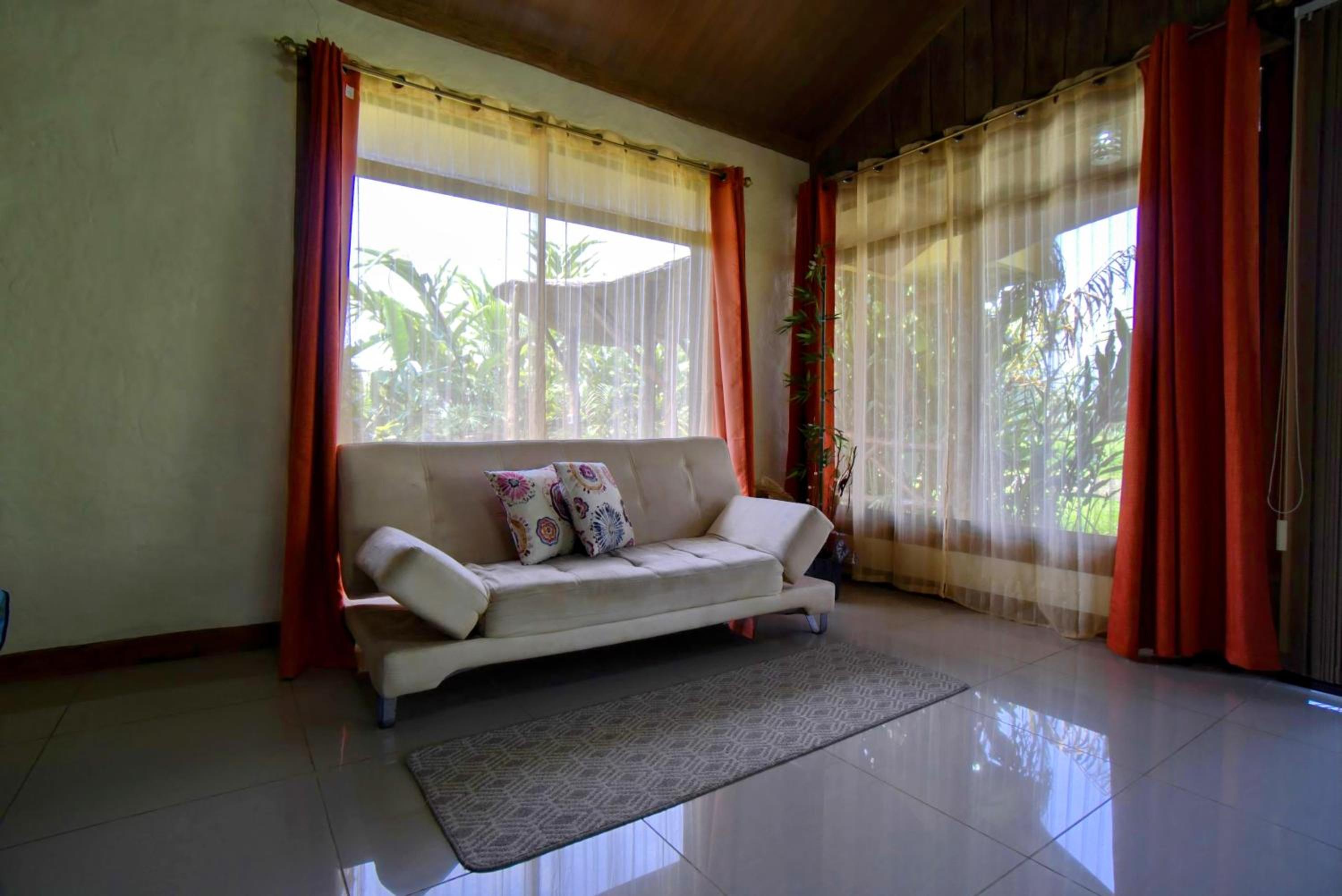 Rustic Arenal Villa+Private Jacuzzi & Volcano View