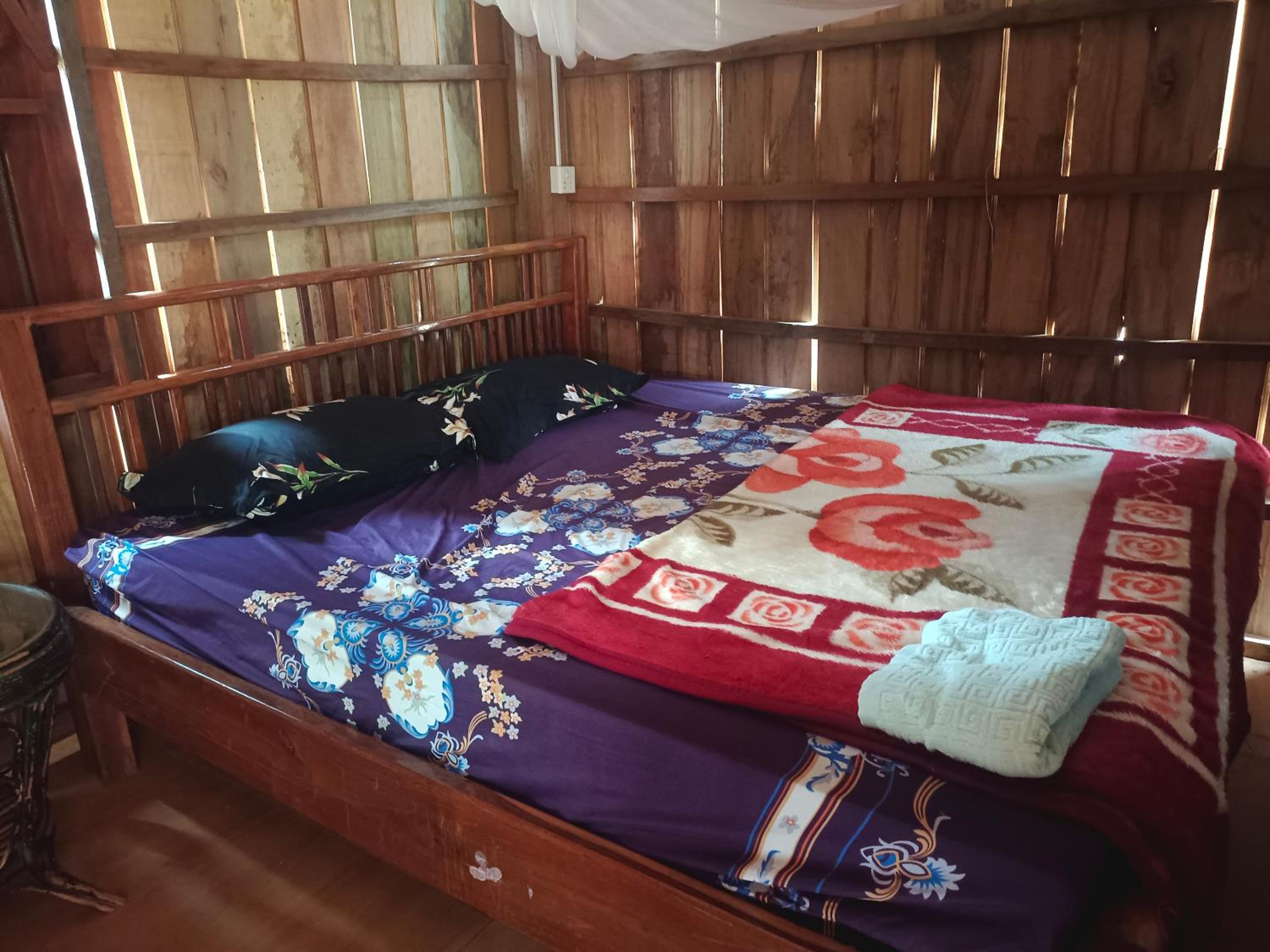Banlung Hill Top House &Trekking