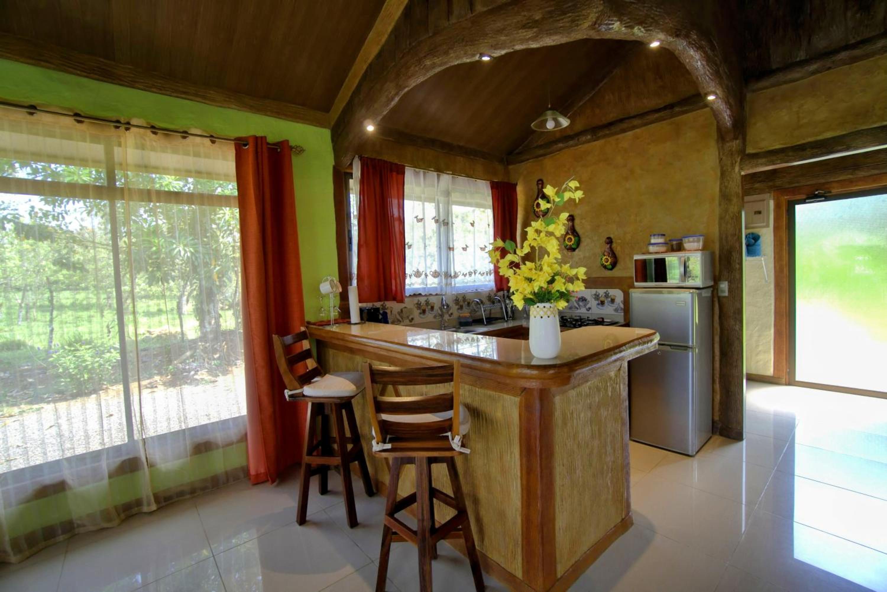 Rustic Arenal Villa+Private Jacuzzi & Volcano View