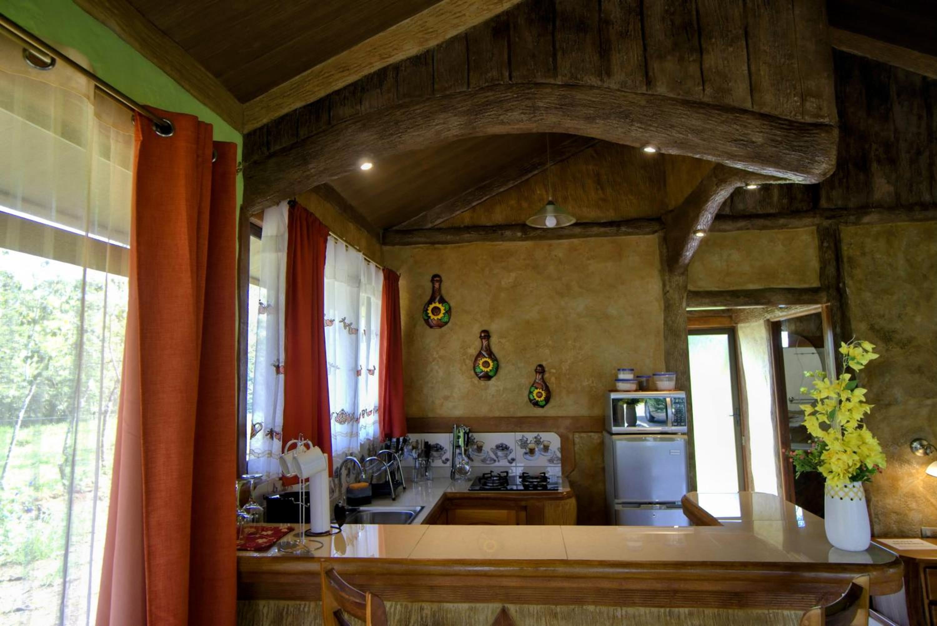 Rustic Arenal Villa+Private Jacuzzi & Volcano View