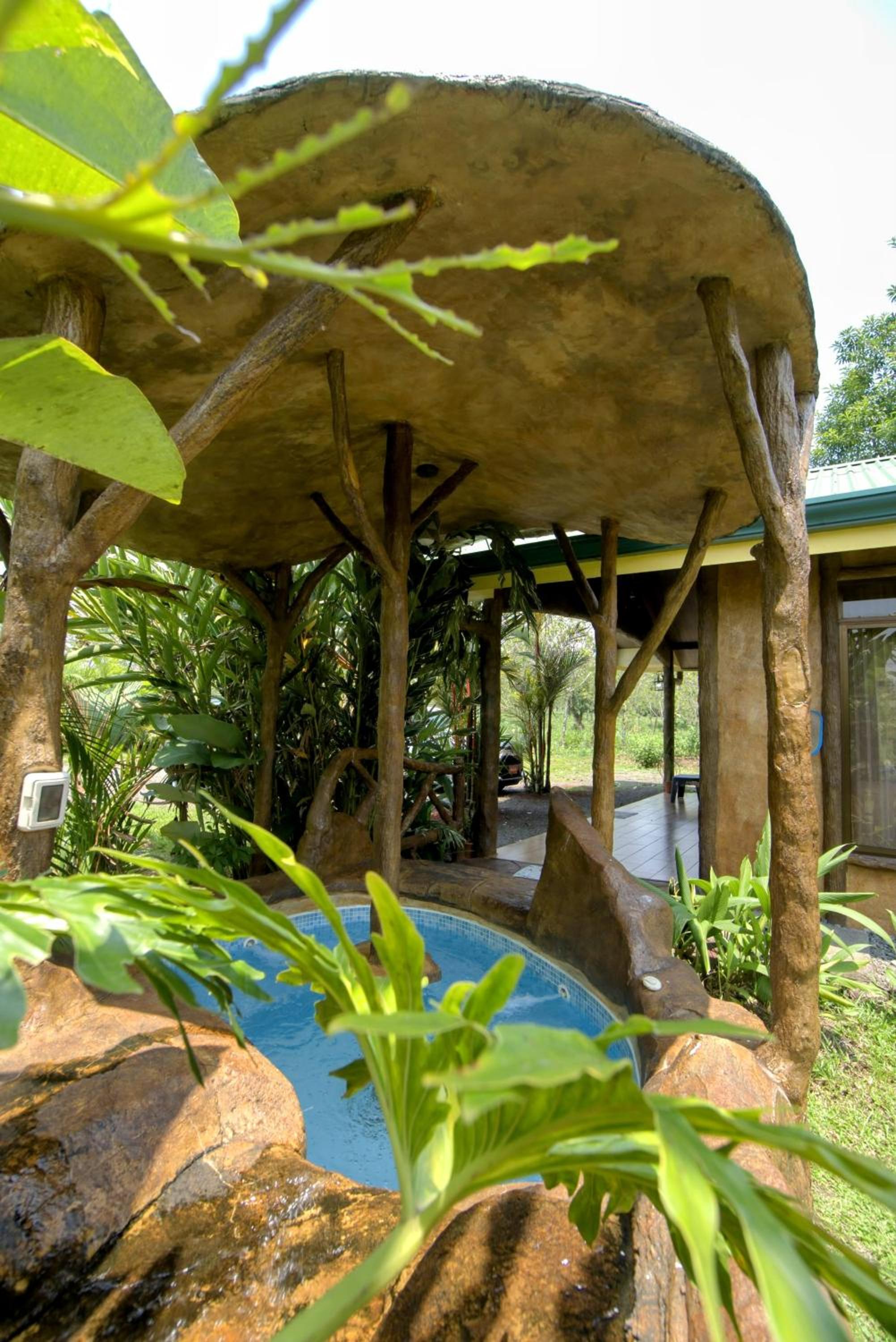 Rustic Arenal Villa+Private Jacuzzi & Volcano View