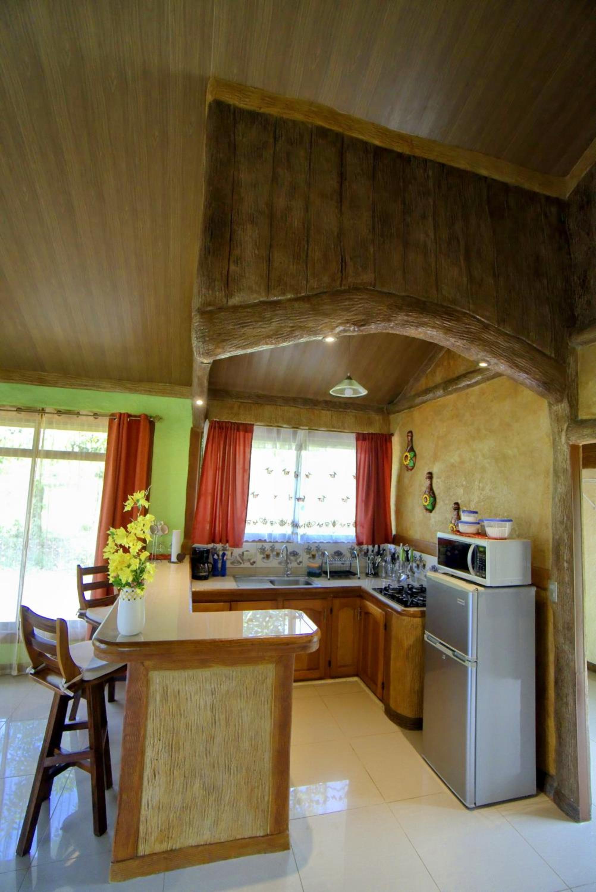 Rustic Arenal Villa+Private Jacuzzi & Volcano View