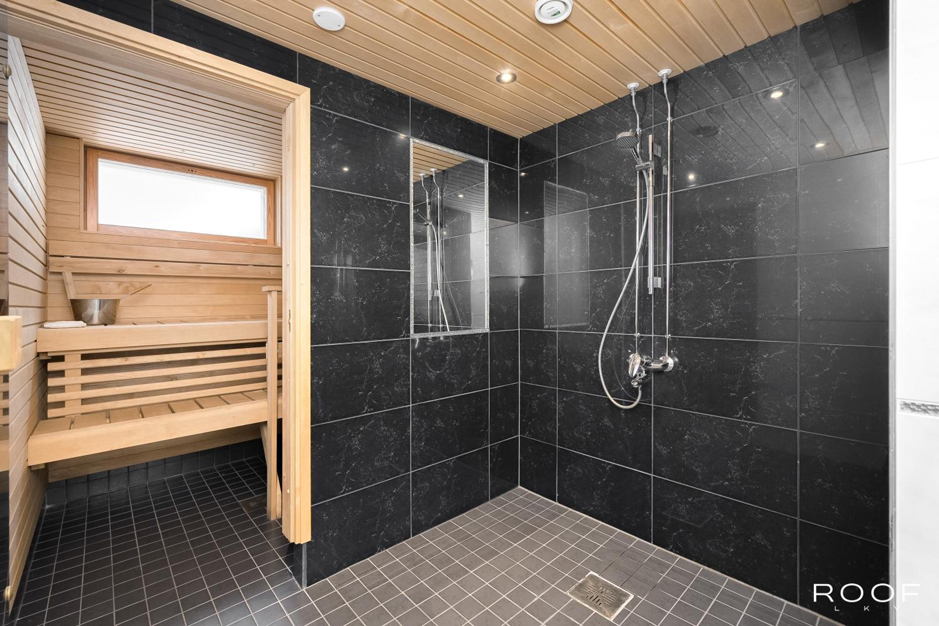 Cozy Holiday Home with Sauna, Outside Jacuzzi & Breakfast view 3