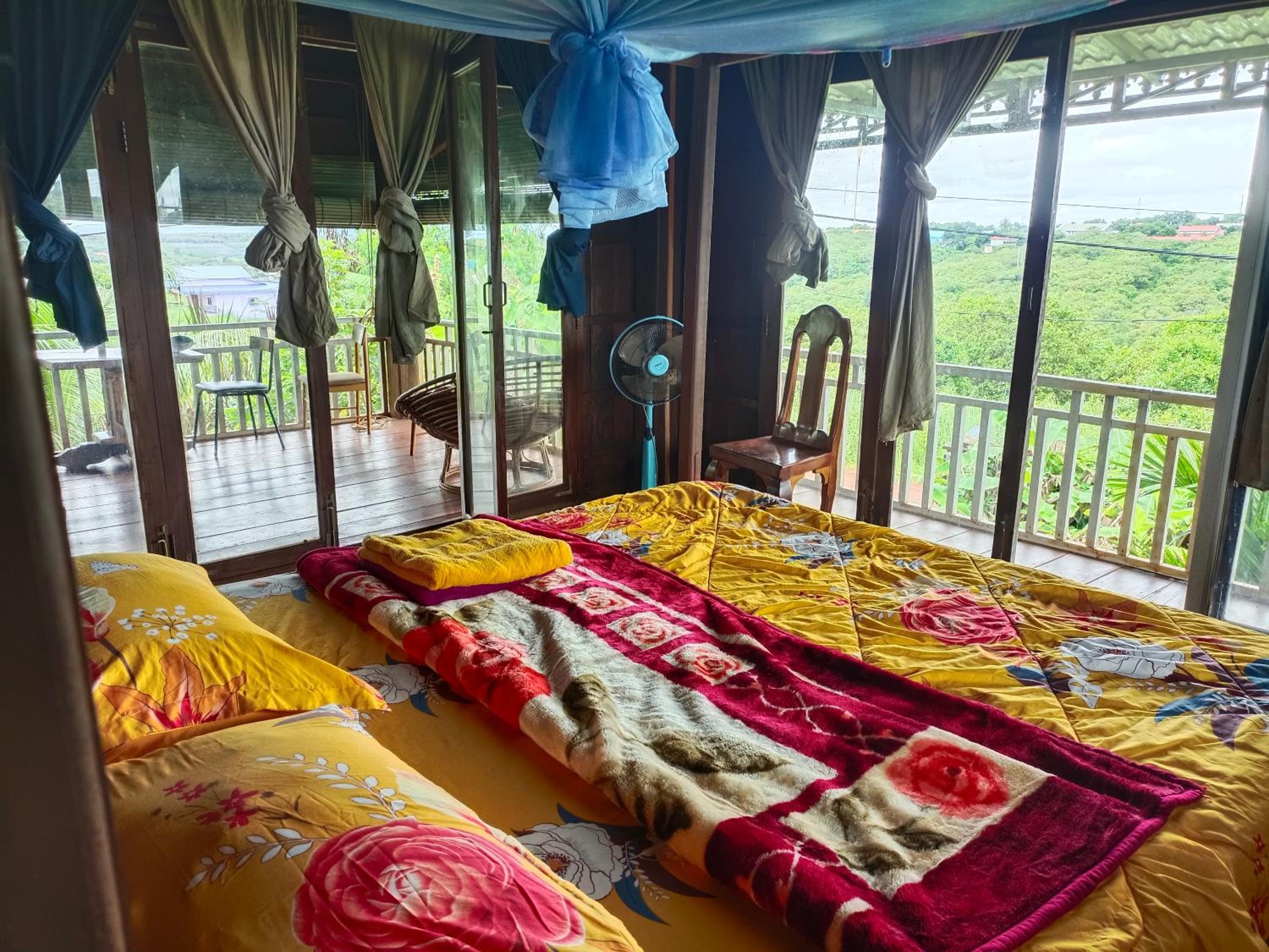 Banlung Hill Top House &Trekking