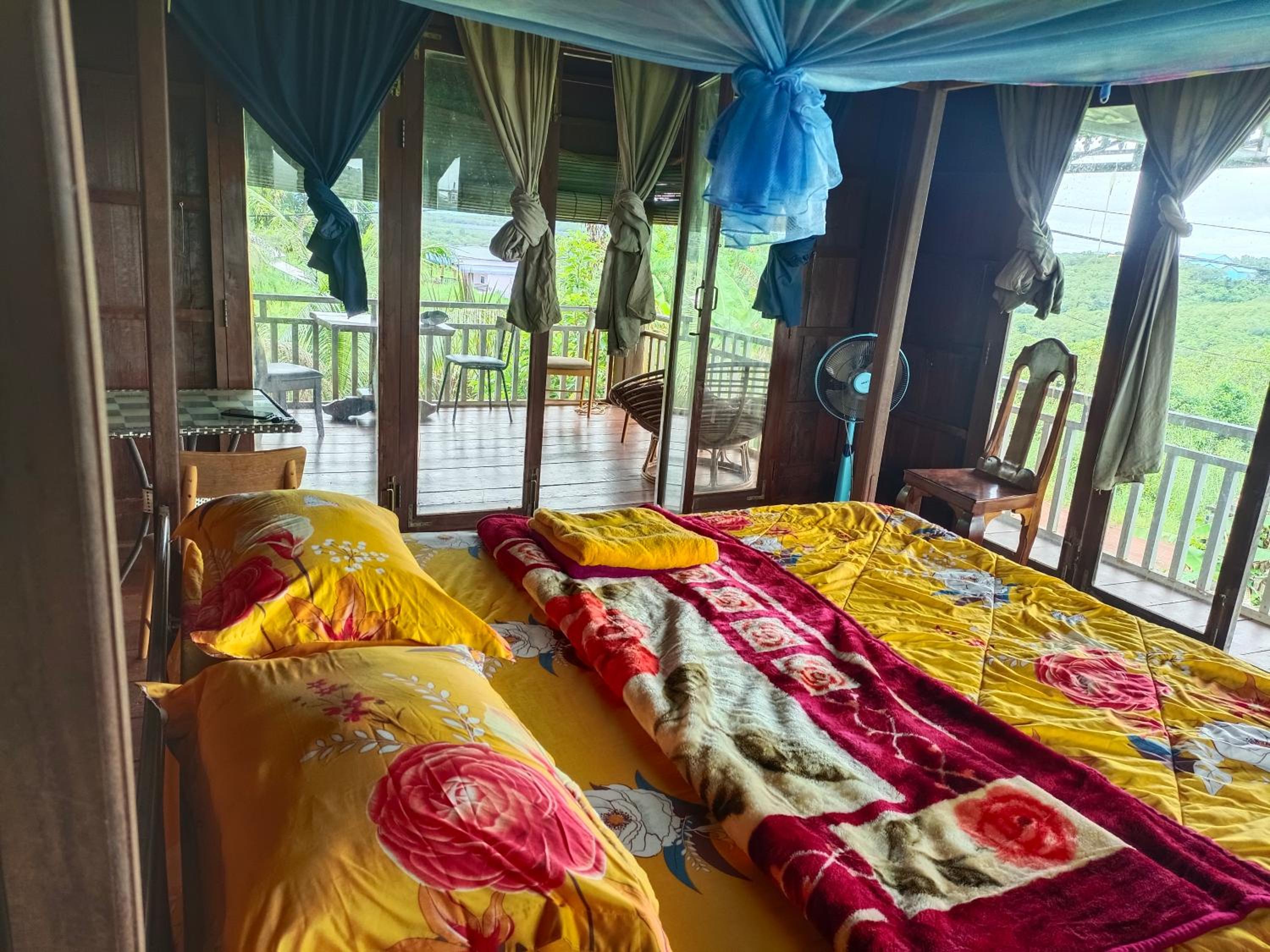 Banlung Hill Top House &Trekking