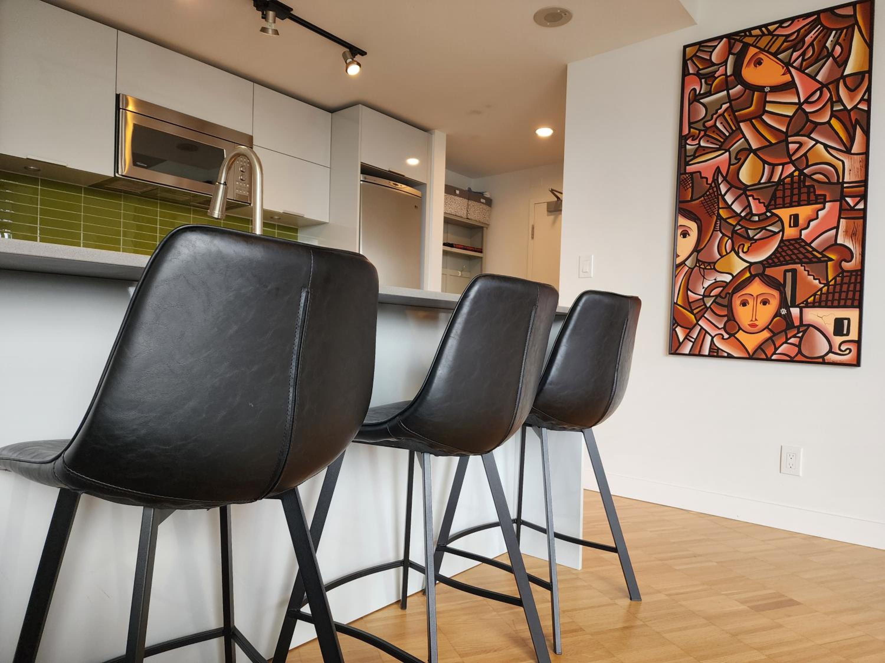 Luxury Downtown Vancouver Suite