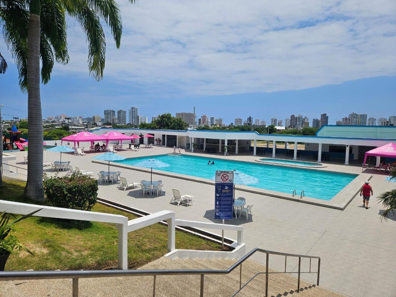 Villa Country Club Salinas
