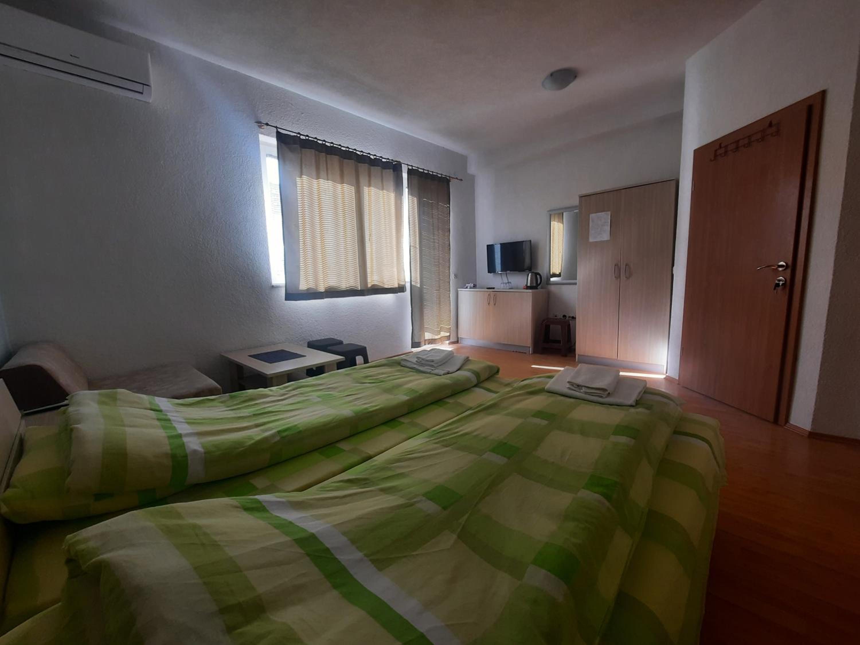 Photo 42