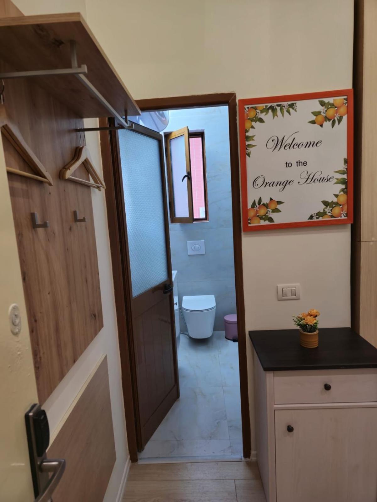 Myslym Shyri cozy lovely Central Orange Apt