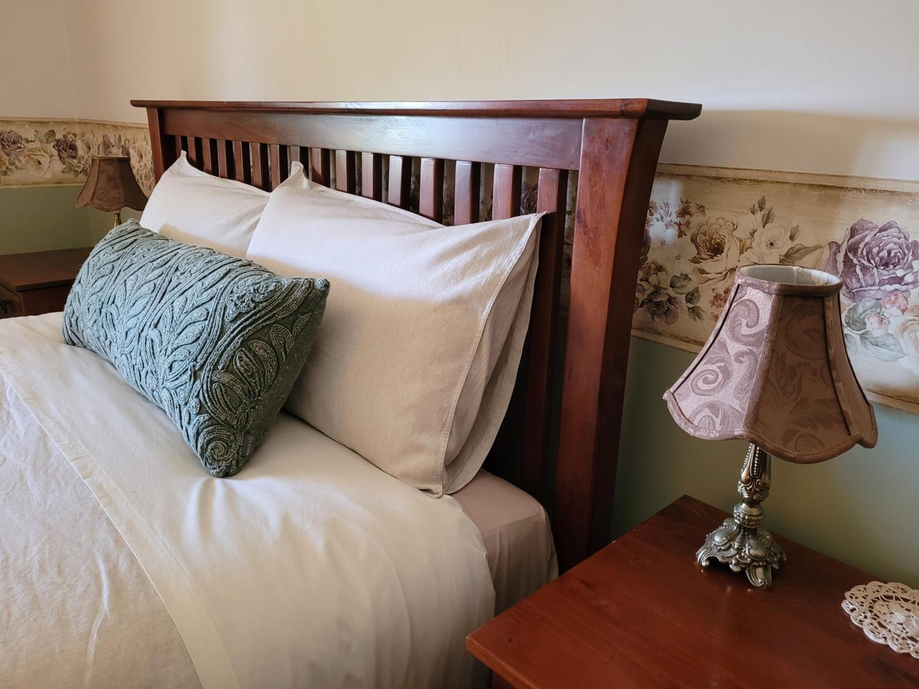 Sunset Ridge Accommodation -Rockville Homestead