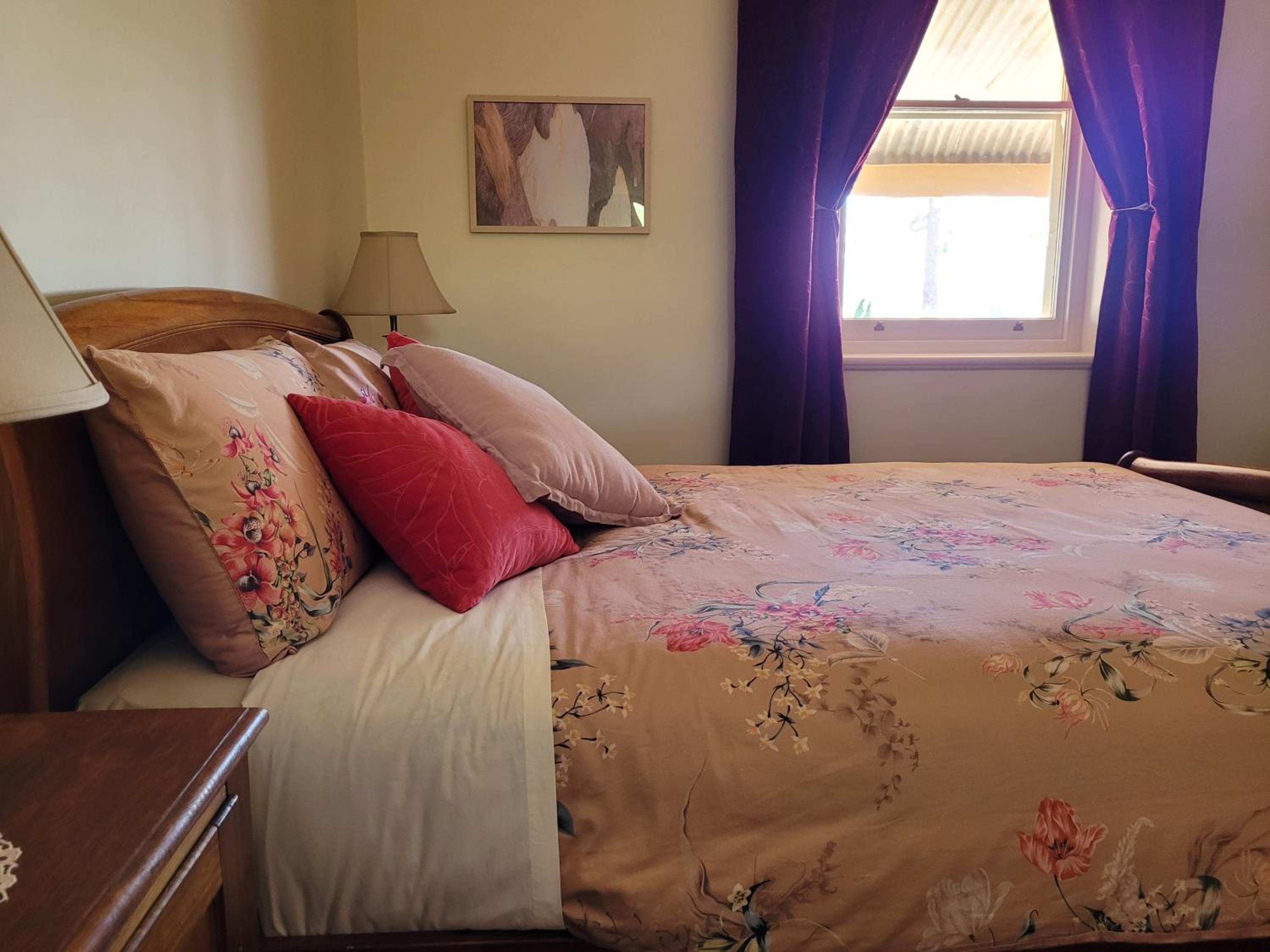 Sunset Ridge Accommodation -Rockville Homestead