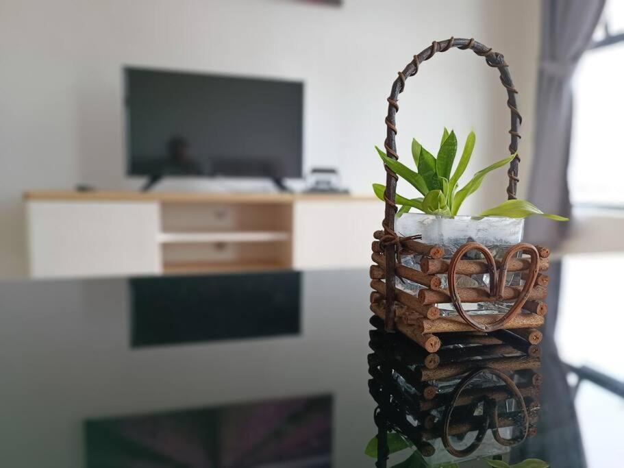 Roxy Apartment 3rd Mile Kch Lovely 2 BR Cozy Stay photo 3