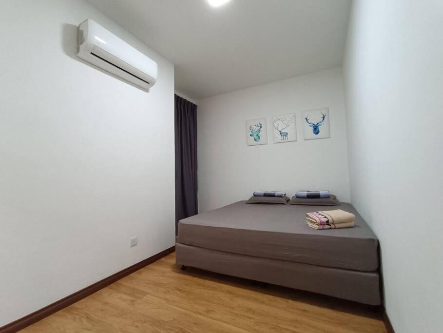 Roxy Apartment 3rd Mile Kch Lovely 2 BR Cozy Stay photo 6