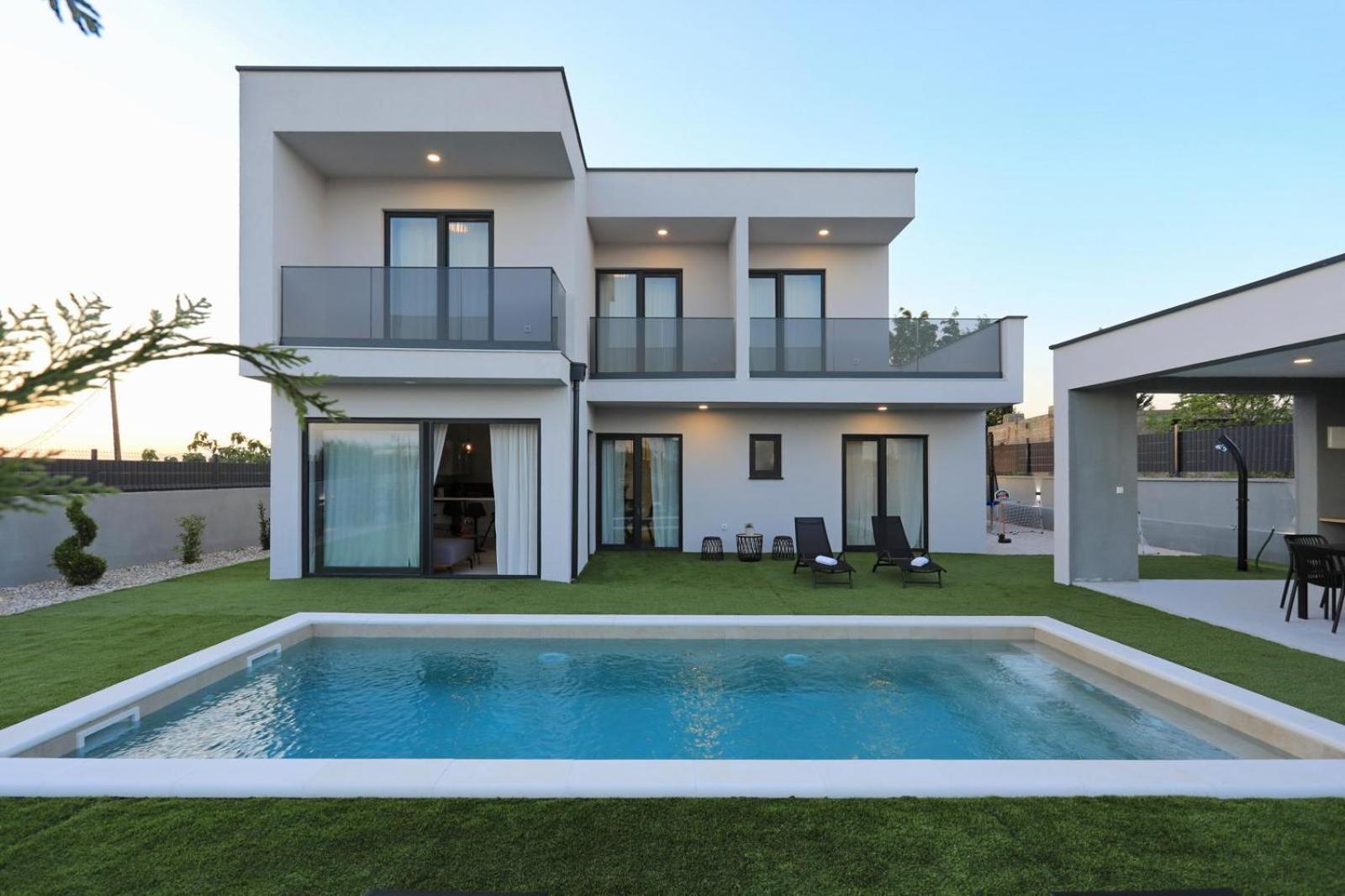 Villa Cvit Mediterana with heated pool