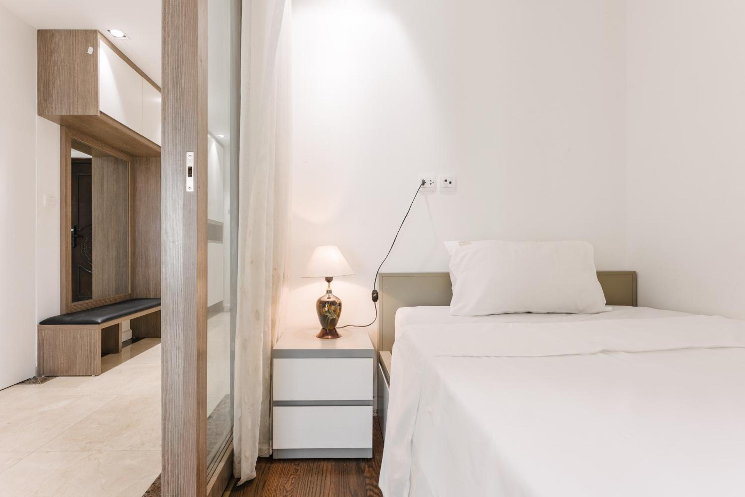 D'Leroi Soleil - Modern Apartment by West Lake