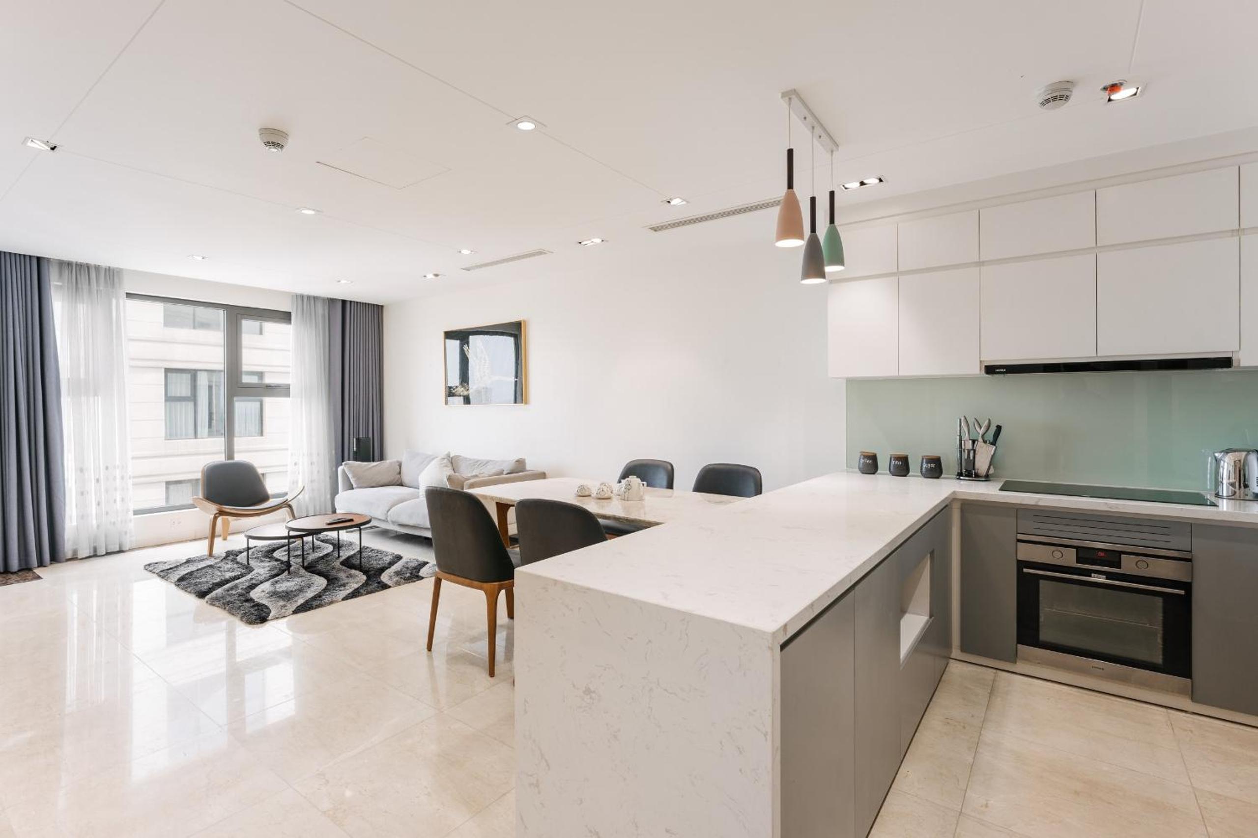 D'Leroi Soleil - Modern Apartment by West Lake
