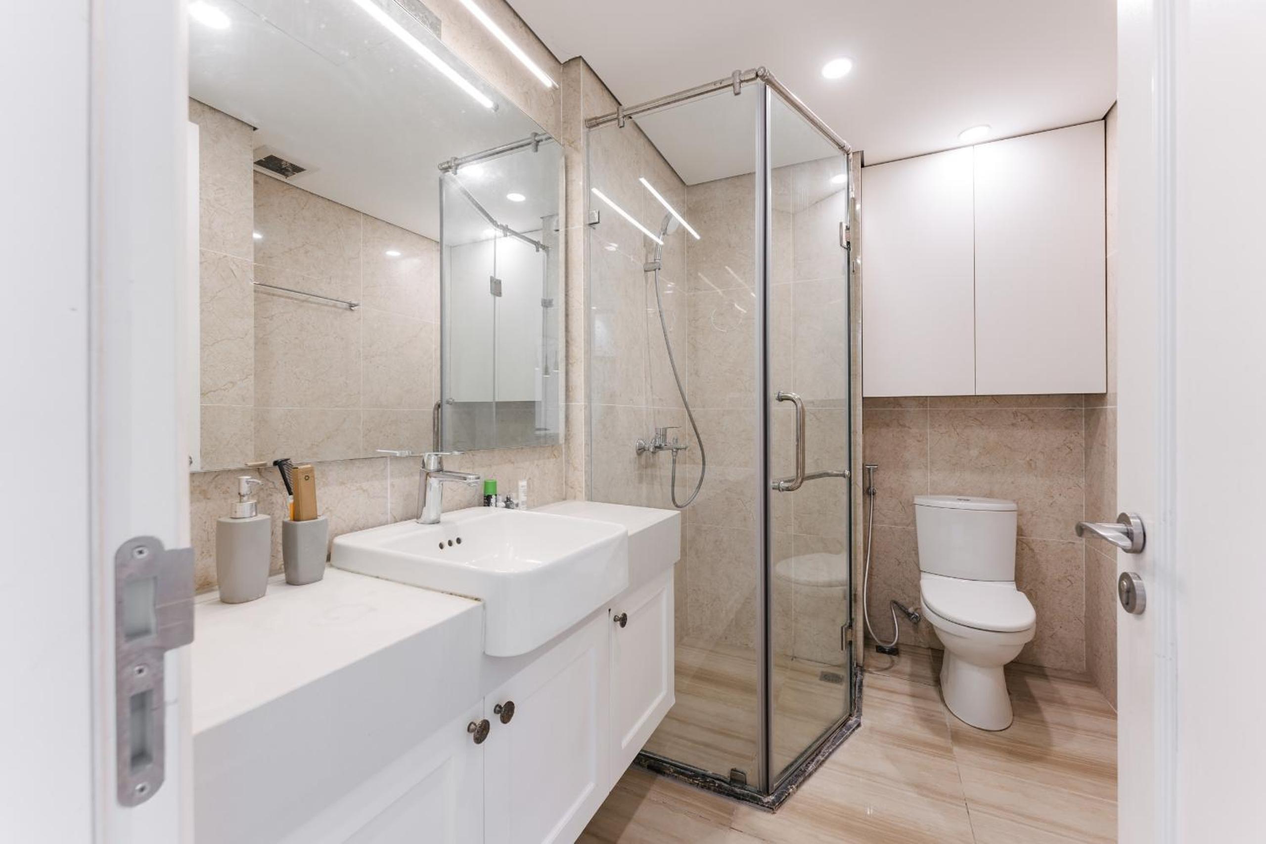D'Leroi Soleil - Modern Apartment by West Lake