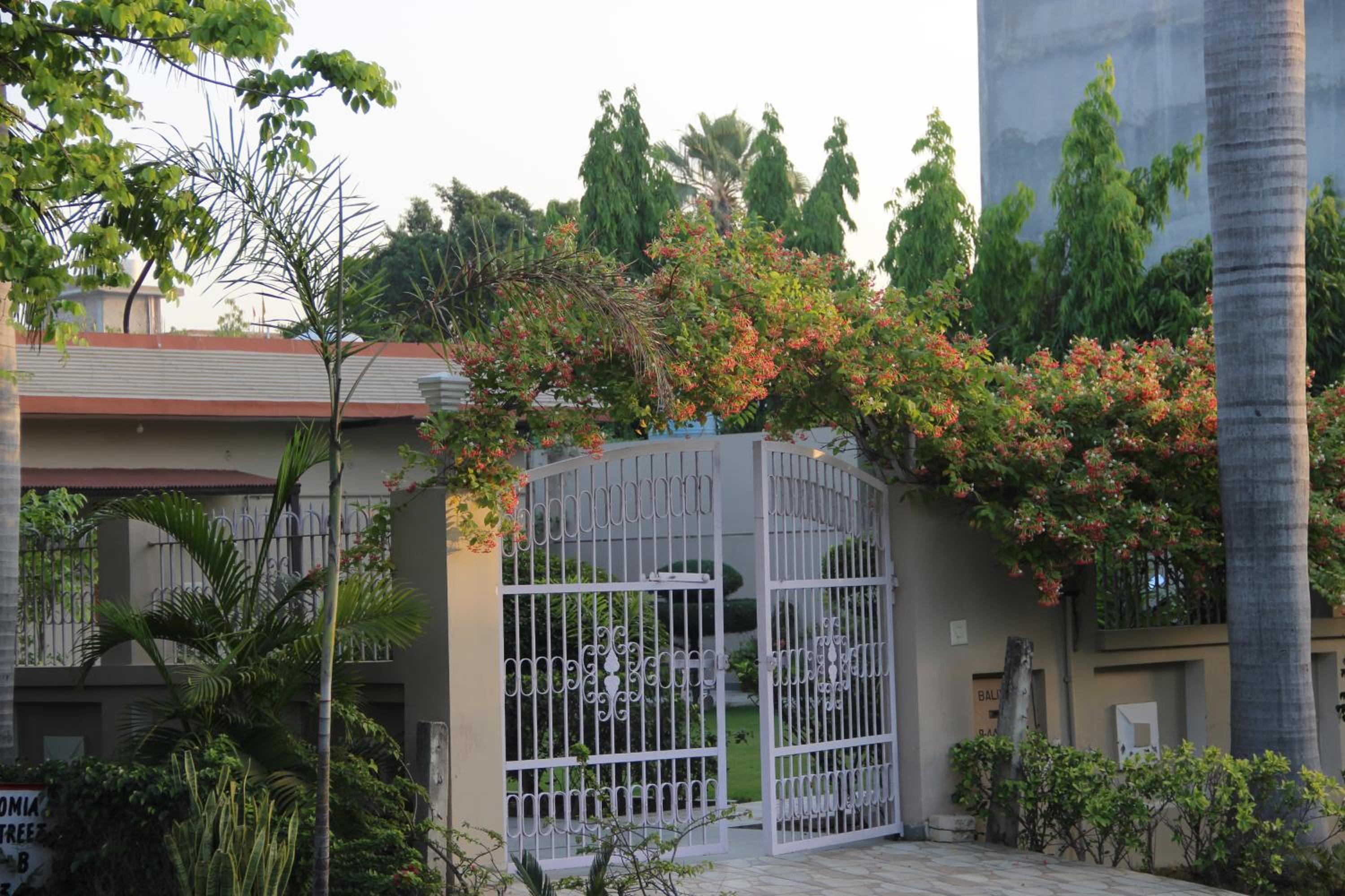 Zuri Holiday Home view 2