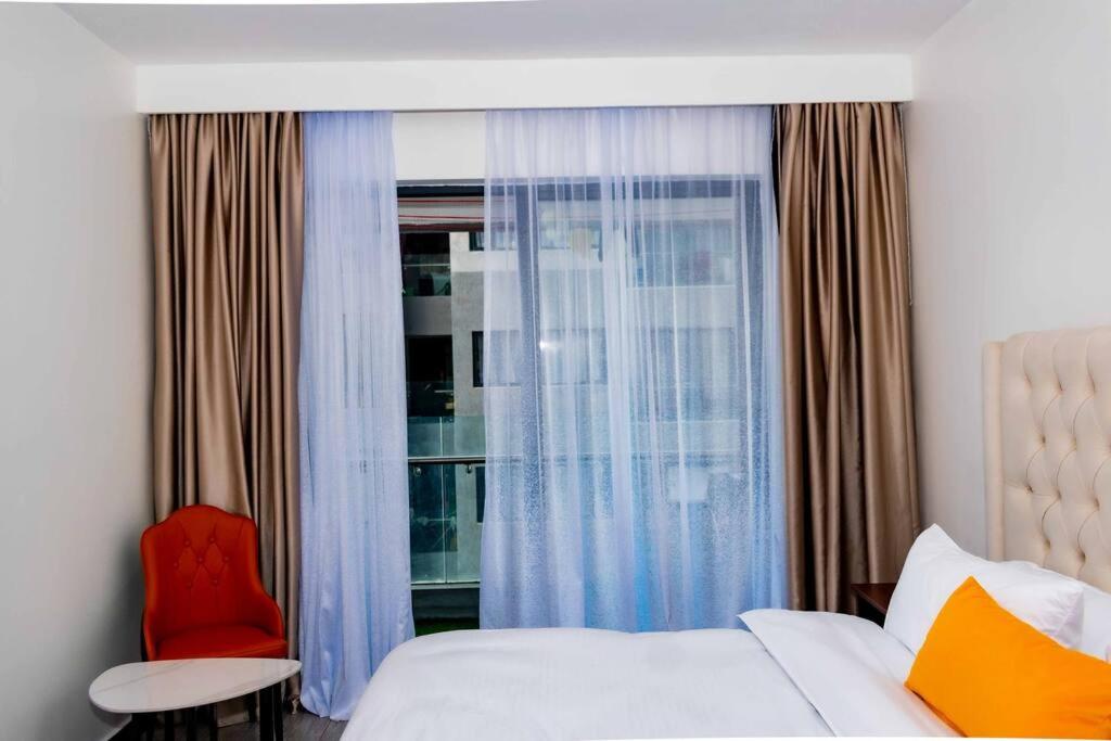 Stylish 1 Bedroom, Staroot, Yaya view 2