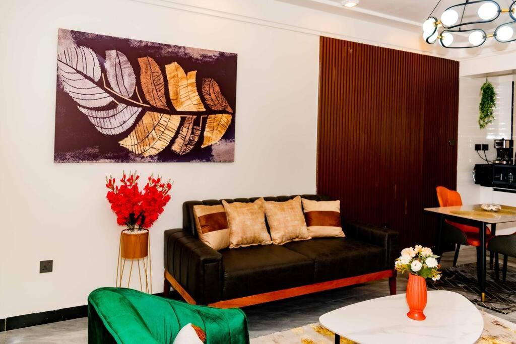 Stylish 1 Bedroom, Staroot, Yaya view 3