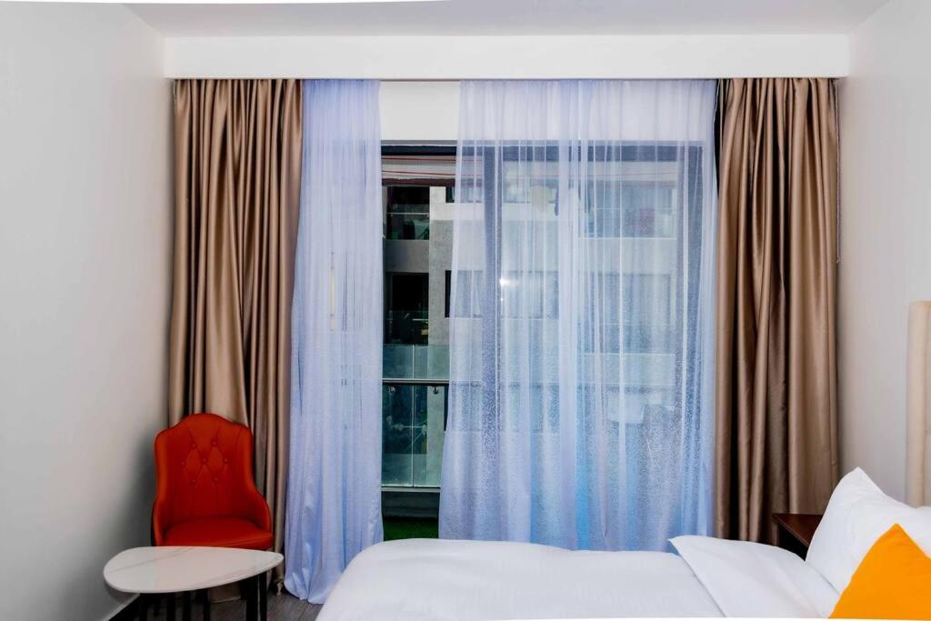 Stylish 1 Bedroom, Staroot, Yaya view 4