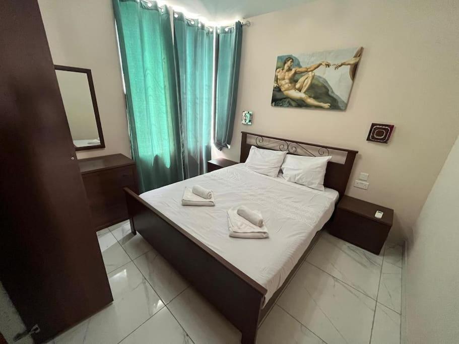 3 bedroom apartment Beach 950m First Floor view 5