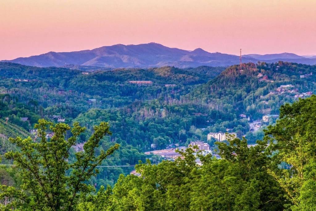 Mountain Bliss- Estate with Views - FirePit - Hot Tub - Gburg 5min view 2