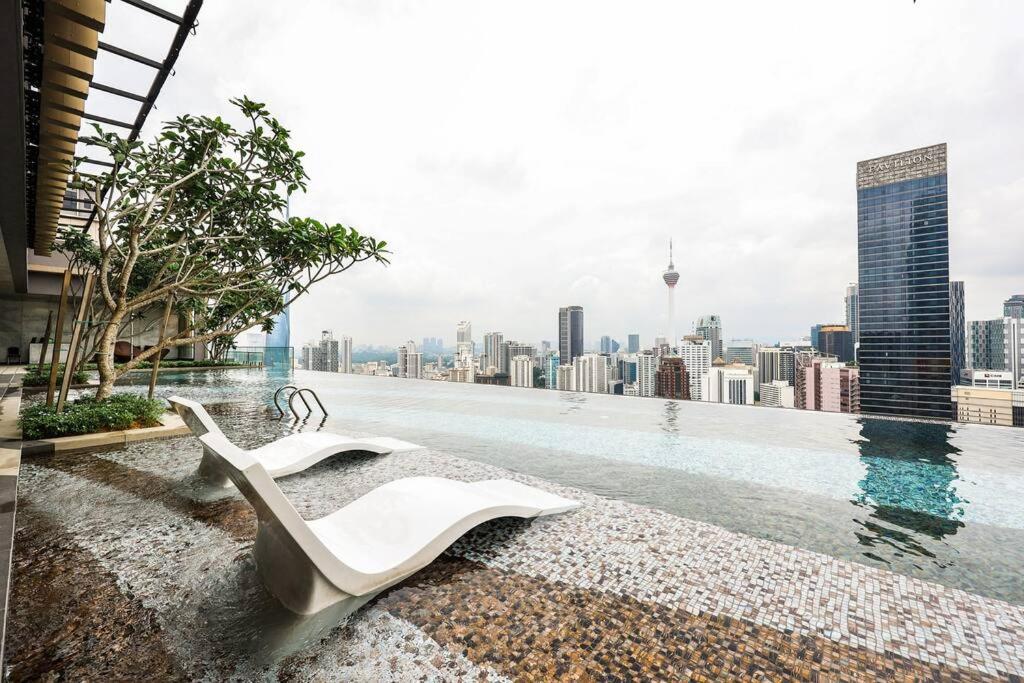 Bukit Bintang Pavillion Skypool 1Bedroom 4pax