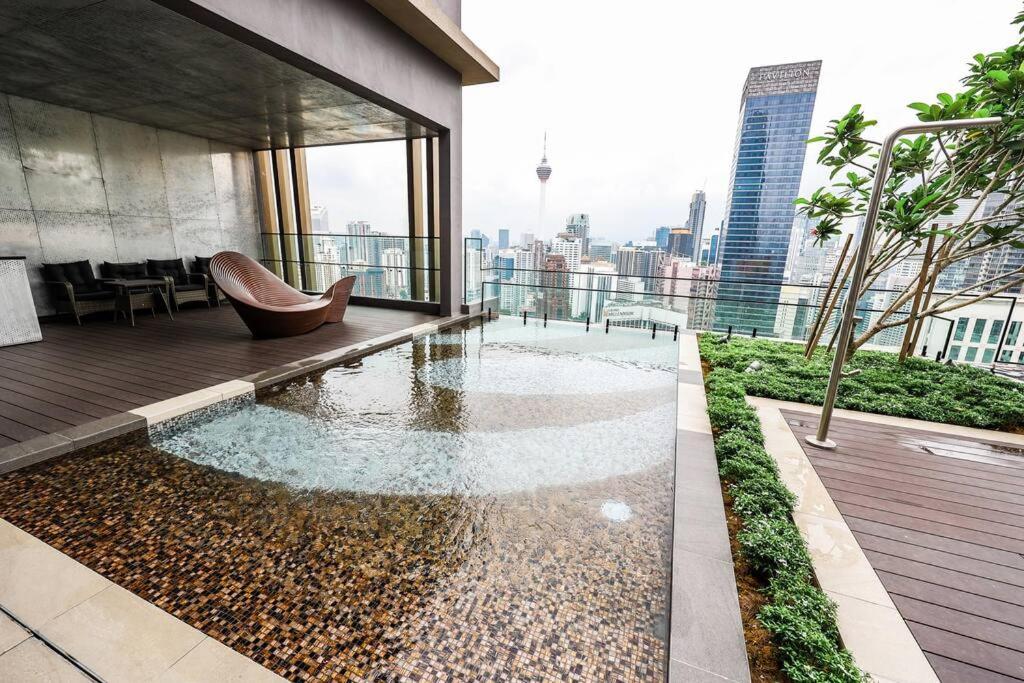 Bukit Bintang Pavillion Skypool 1Bedroom 4pax