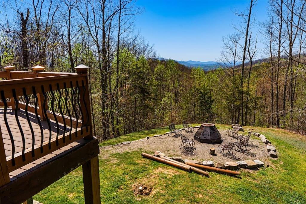 Cherokee - Lodge w - MtnViews- June Deals-HotTub-Fire Pit-GameRm view 5
