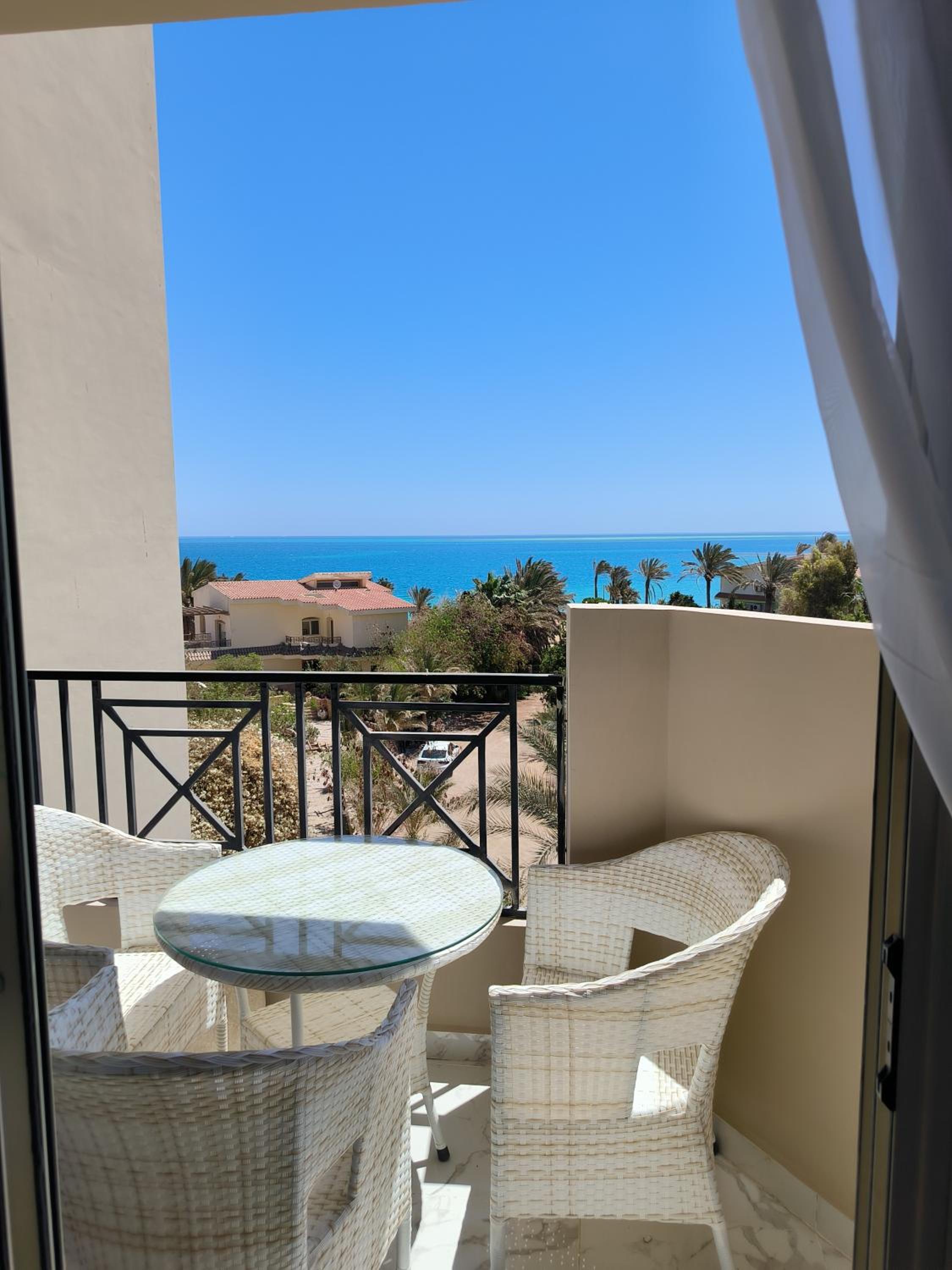 Terracotta studio with amazing beach and sea view