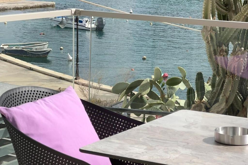 NEW Seafront Studio-St Julian's photo 5