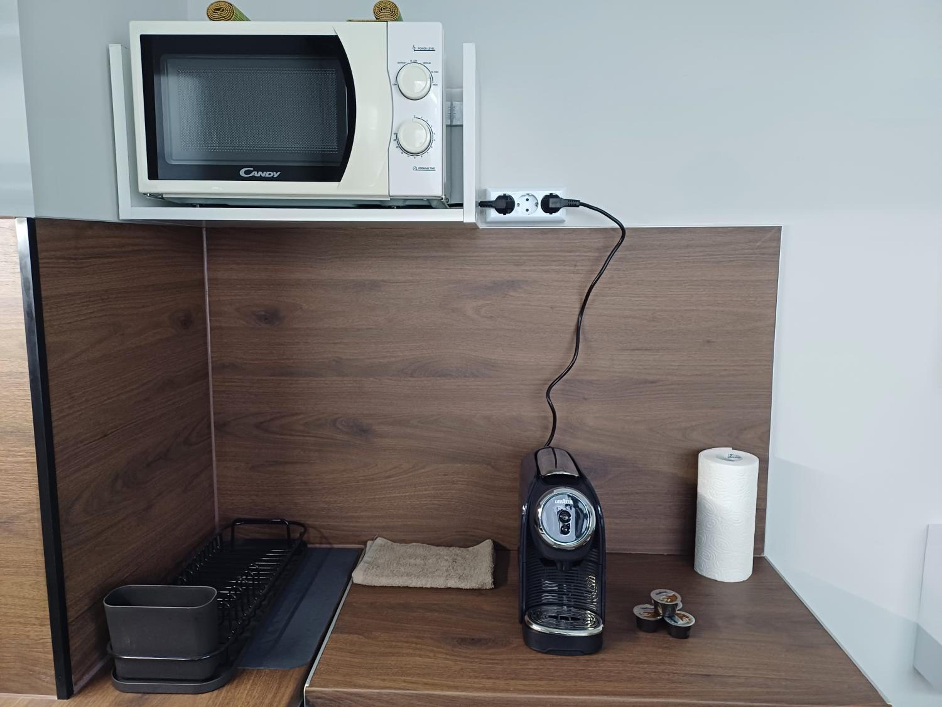 Maya's Airport Apartment