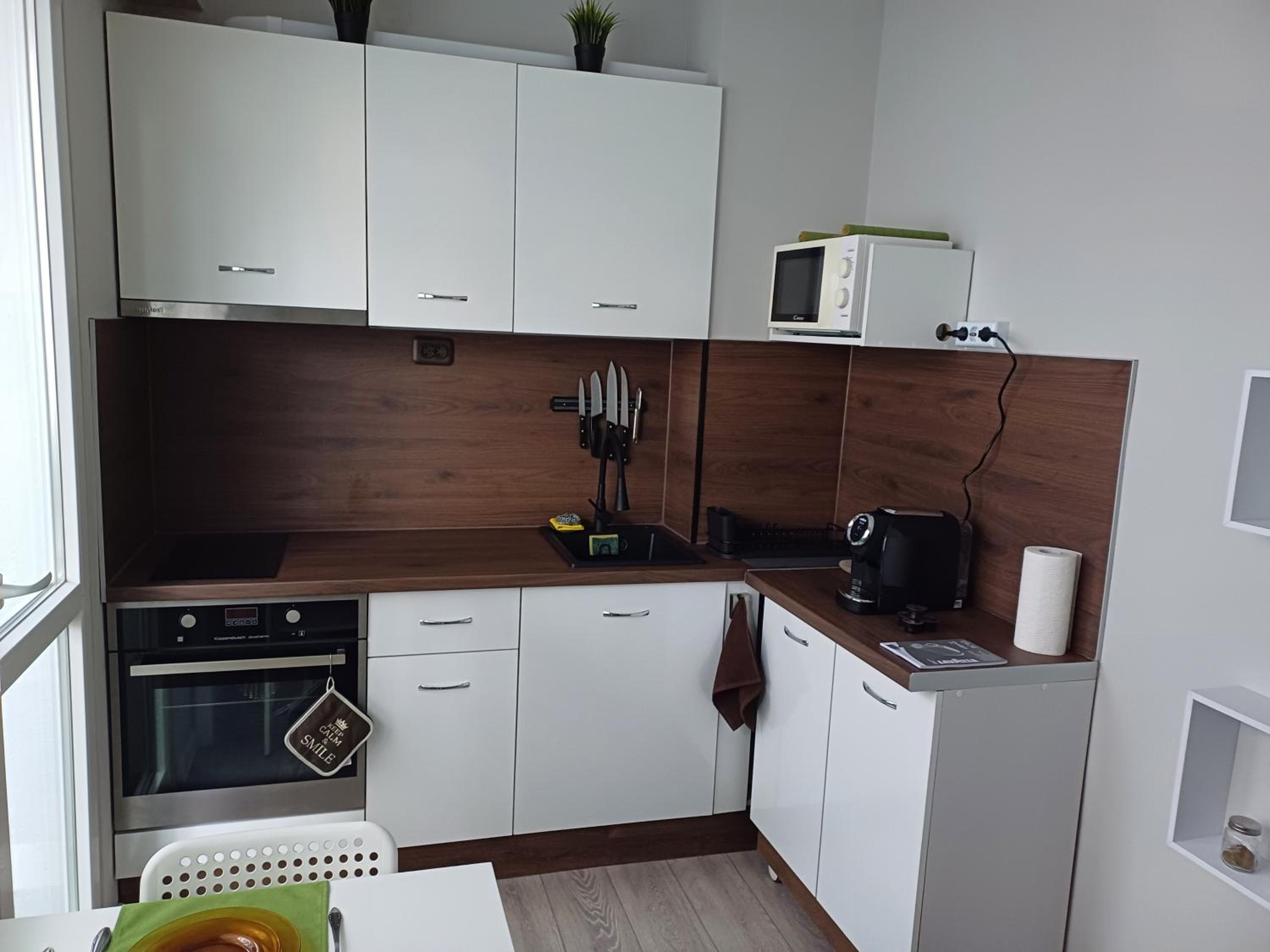 Maya's Airport Apartment