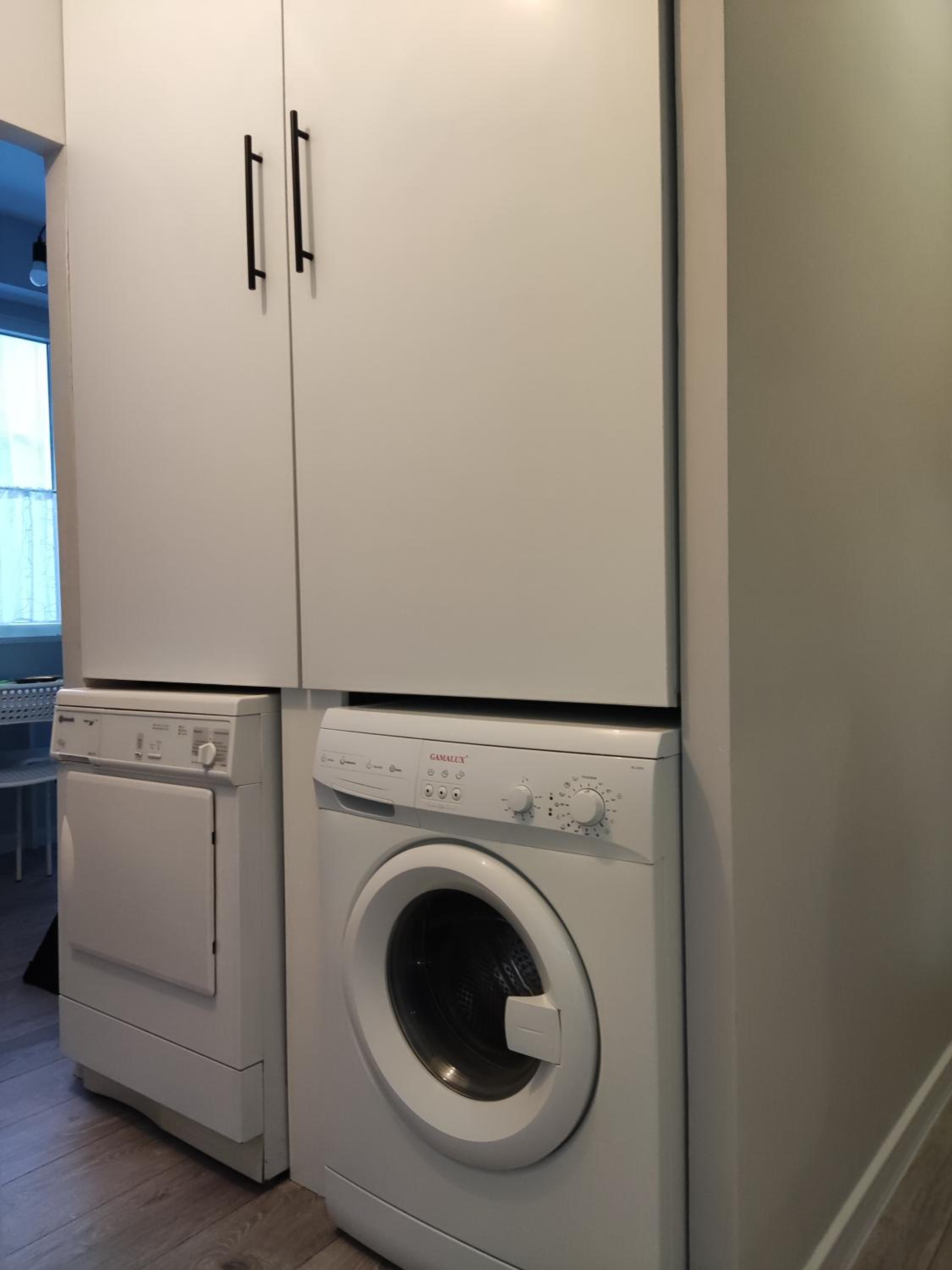 Maya's Airport Apartment