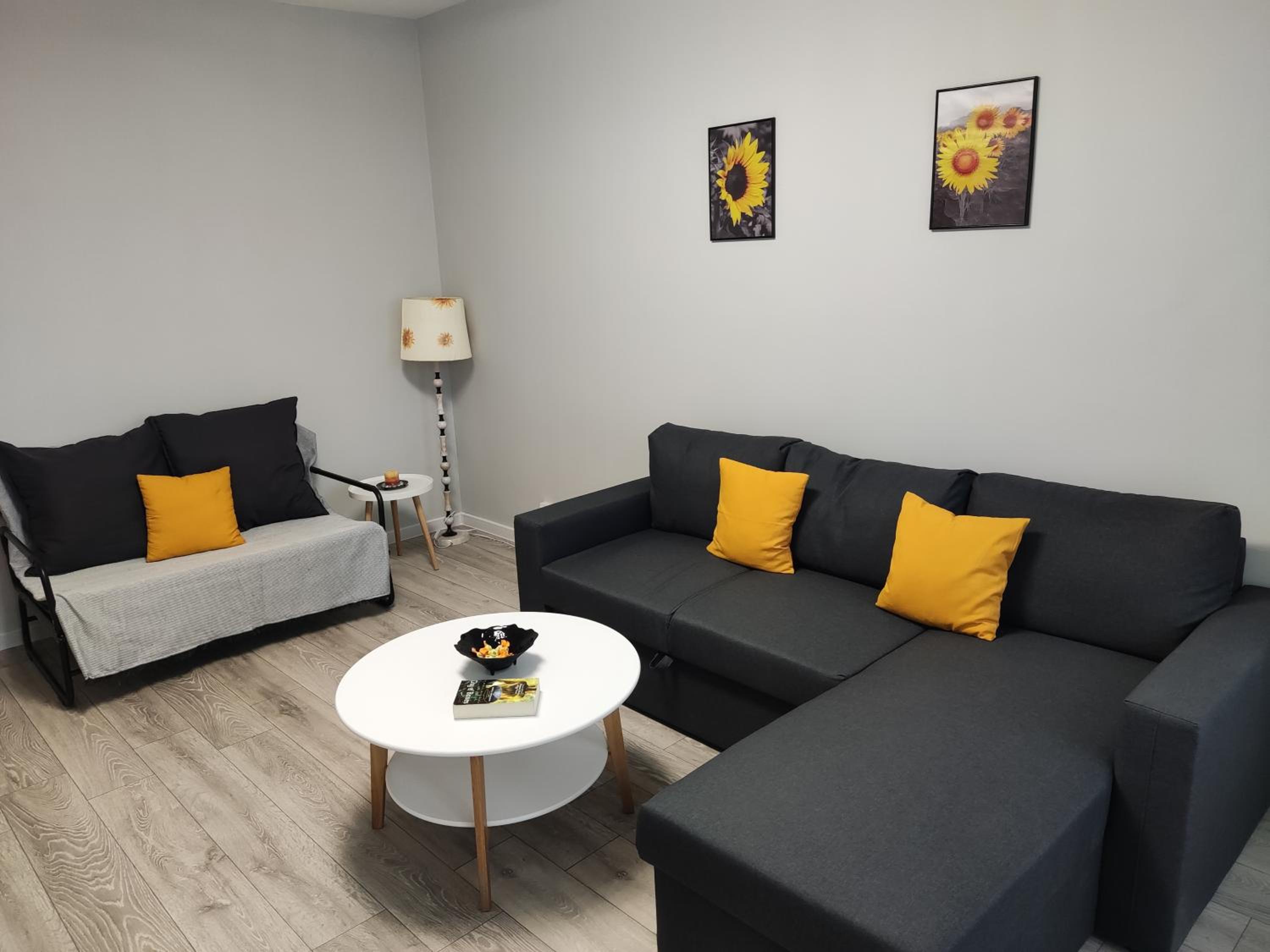 Maya's Airport Apartment