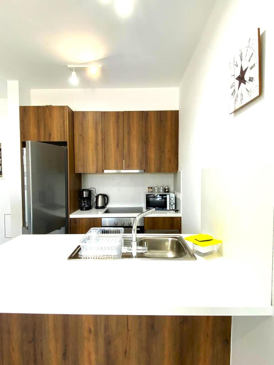 H&O New 4 Seasons Apartment Universal