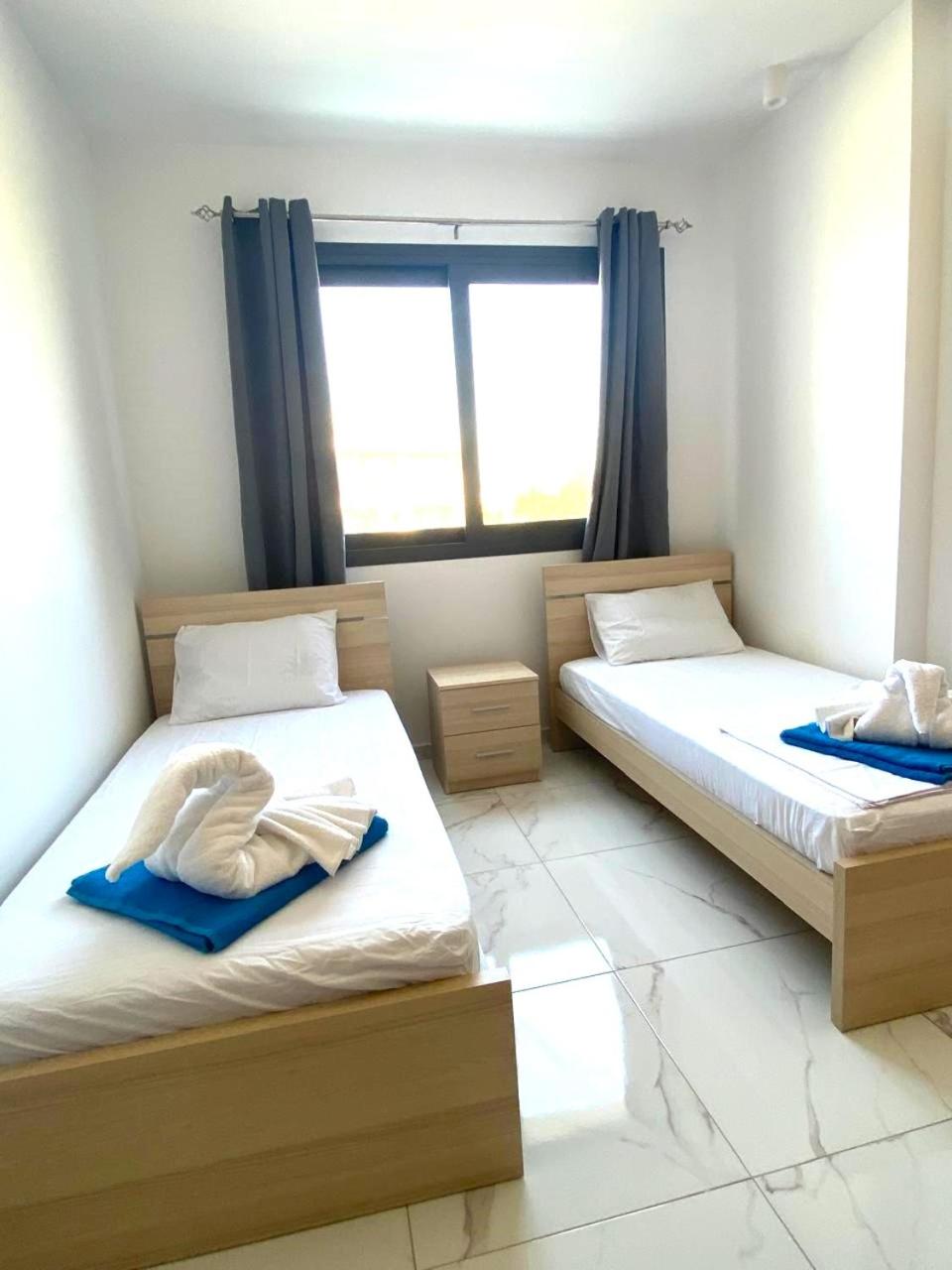 H&O New 4 Seasons Apartment Universal