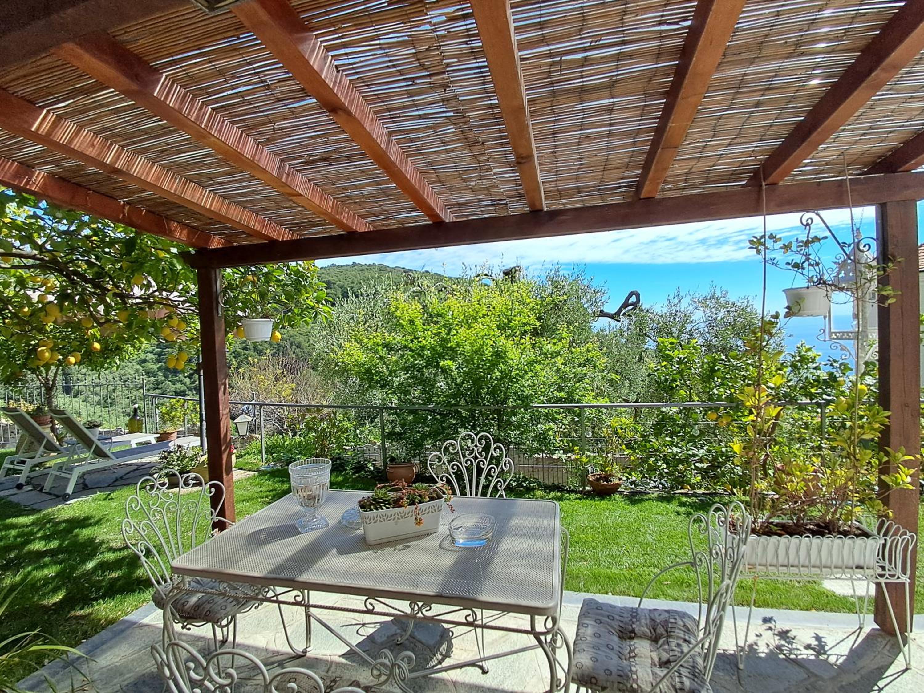 Florinda Lemon's Suite view 4
