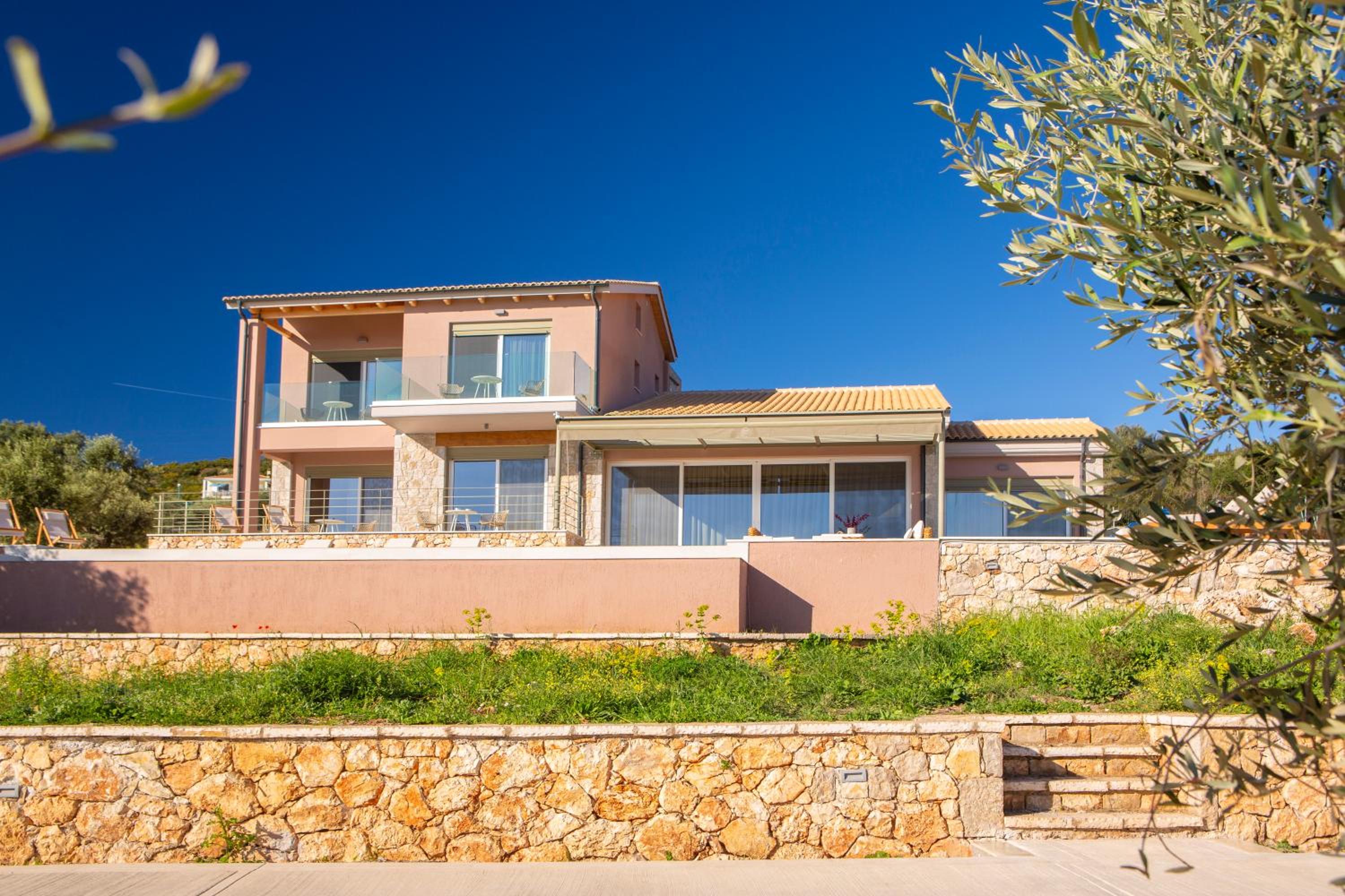 Hotel Flomis Luxury Villa