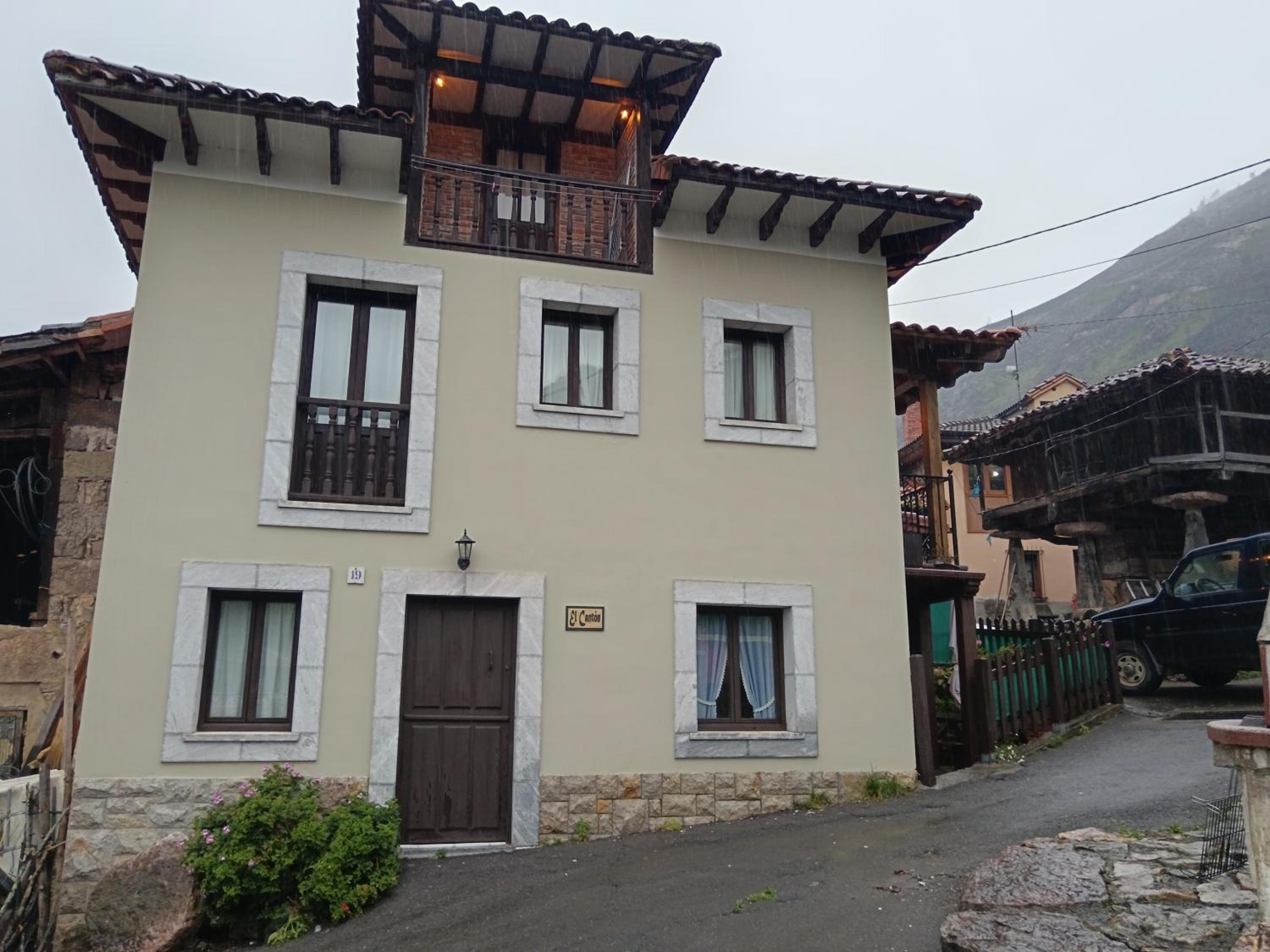 Casa Rural El Cantón view 2
