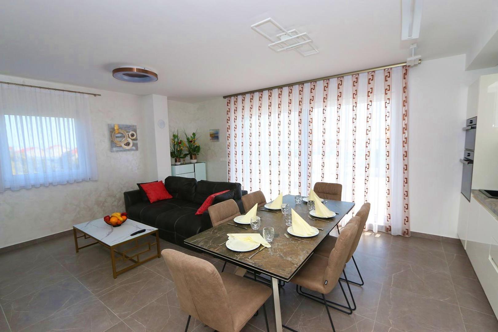 Luxury Penthouse Paola view 4
