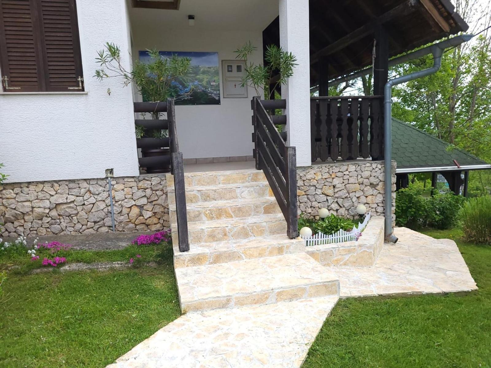 Guest House Štefanija