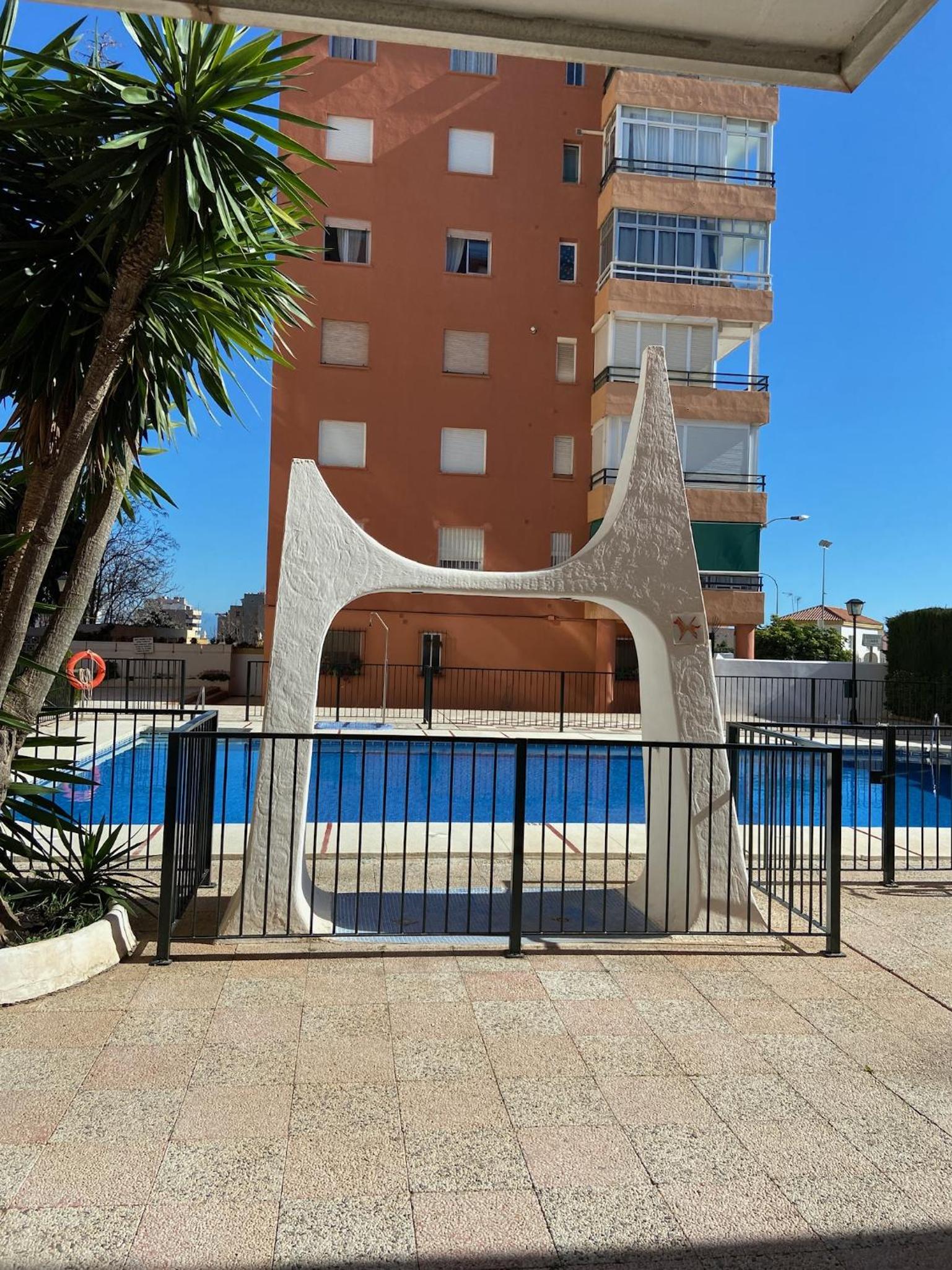 Stylish and comfortable one bedroom with sea view photo 3