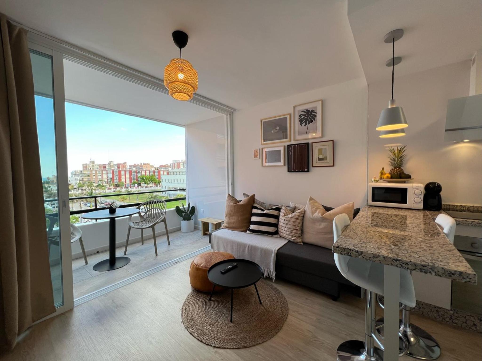 Stylish and comfortable one bedroom with sea view photo 1