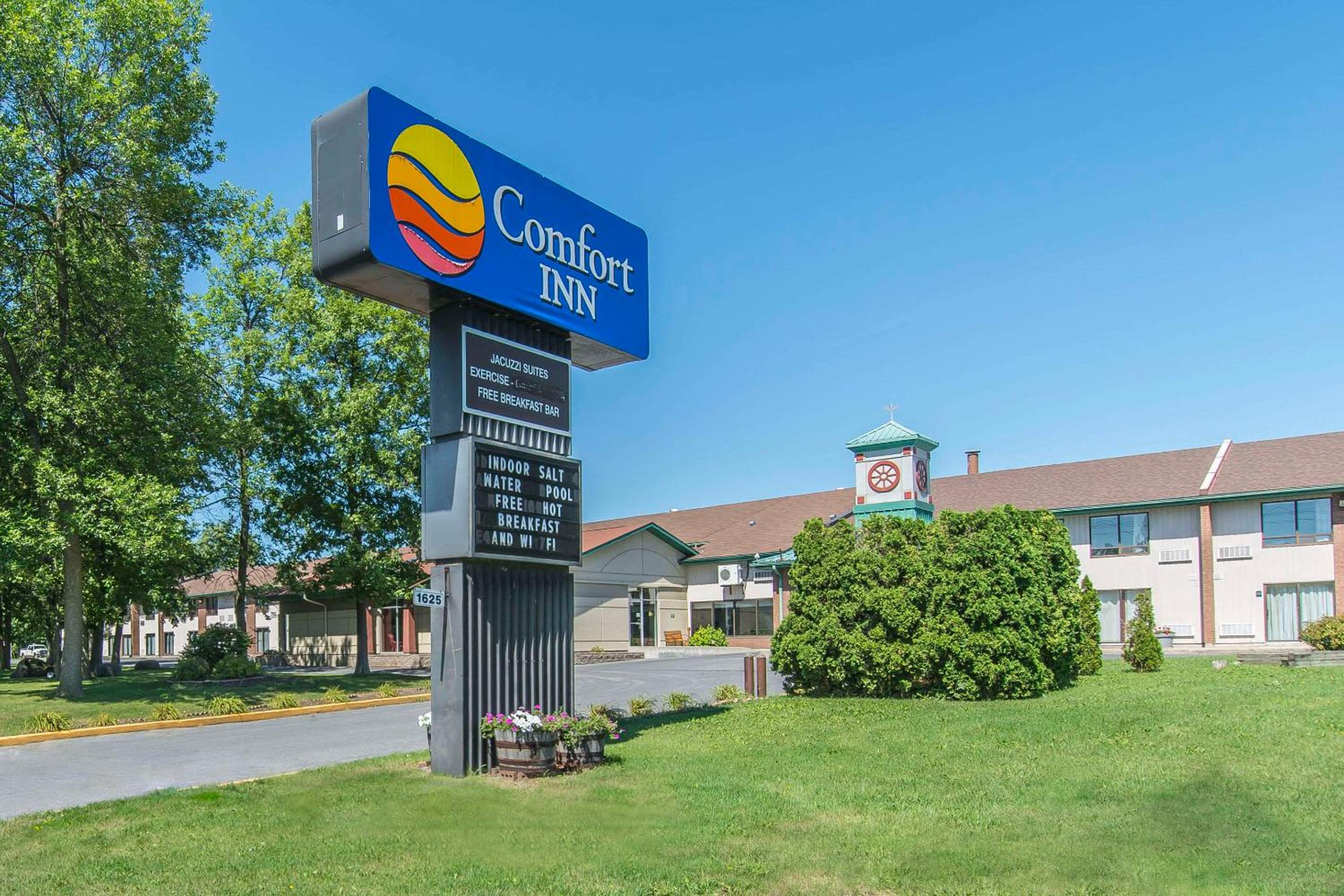 Cornwall Vacations - Comfort Inn - Property Image 1
